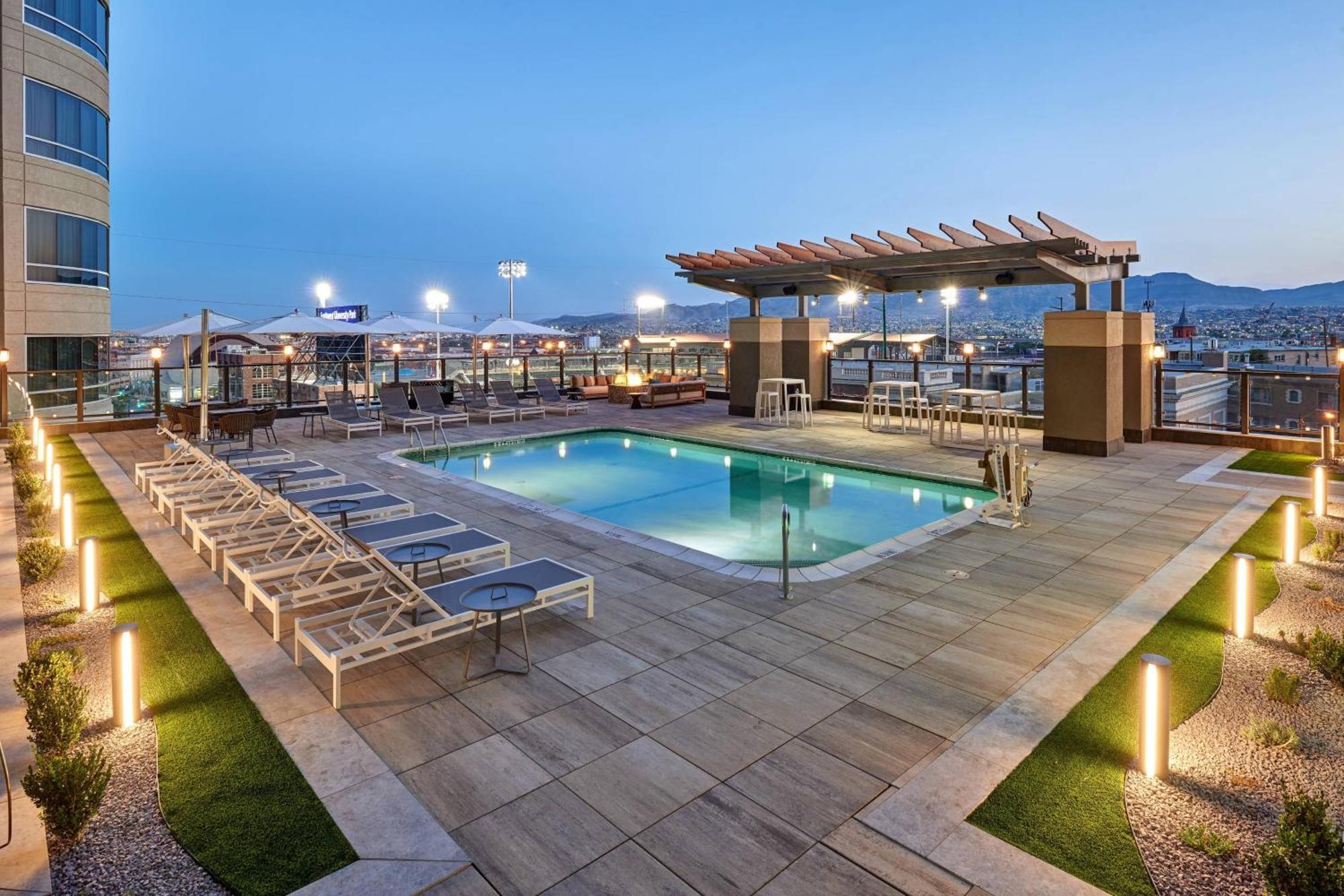 Courtyard By Marriott El Paso Downtown/Convention Center Hotel Exterior photo