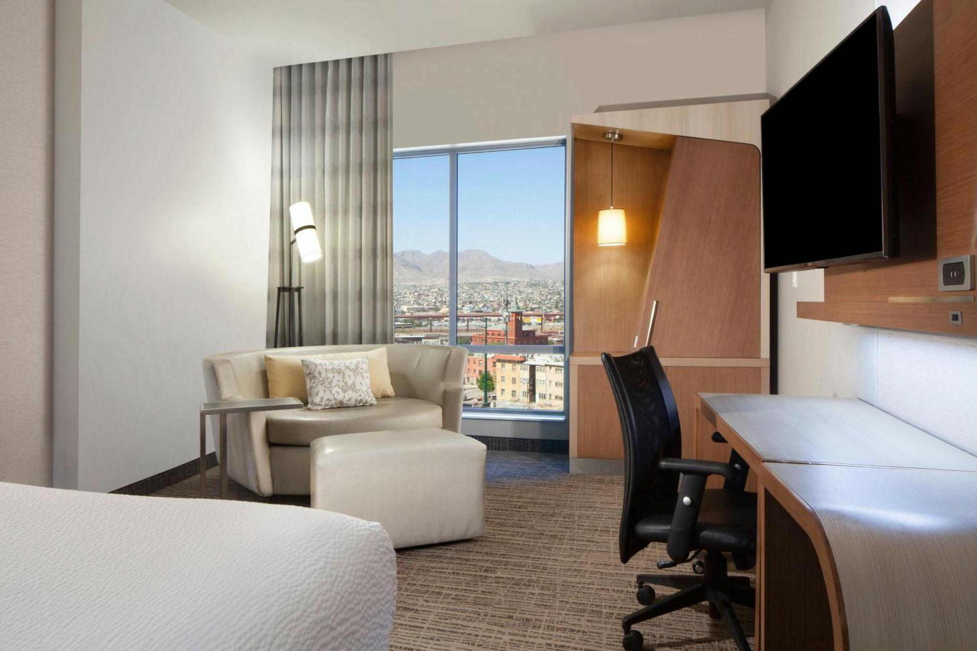 Courtyard By Marriott El Paso Downtown/Convention Center Hotel Exterior photo